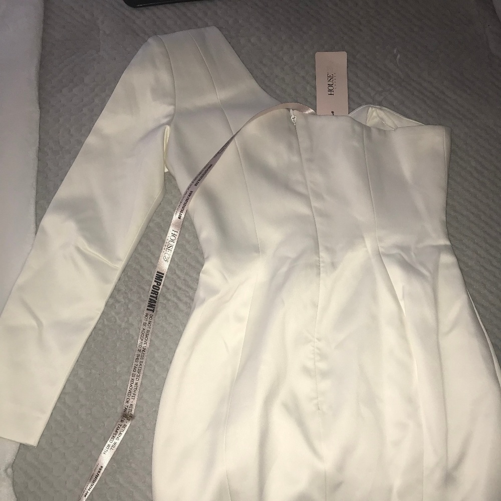 Brand New, One-Sleeve, White Dress Size (M)
